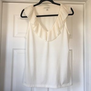 Banana republic ivory colored tank with pleating